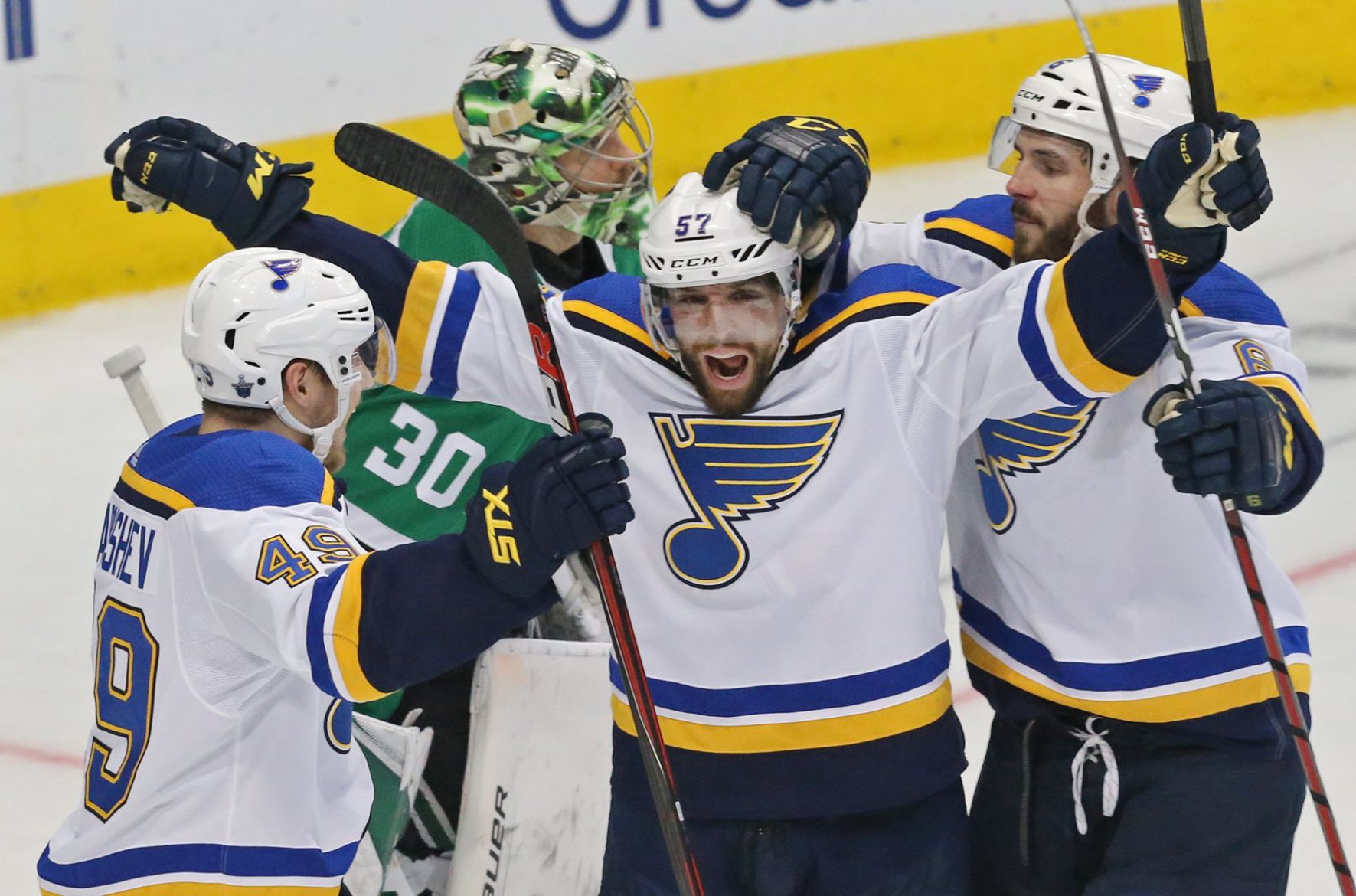 Blues and Stars play in Game 6 of the playoffs